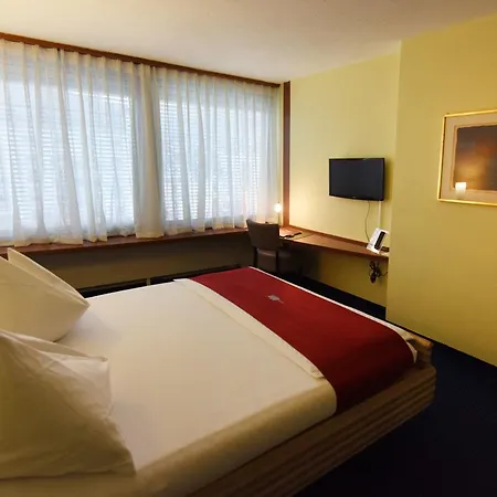 Dufour 3* Biel