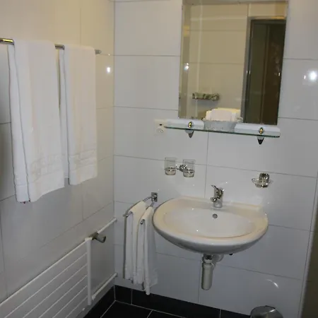 Dufour Hotel 3*